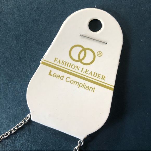 🦋🦋🦋 Faux Turquoise Cross Necklace 🦋🦋🦋 - Picture 9 of 12